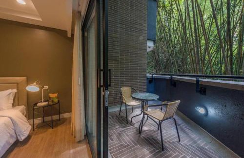 Patio Bonito Hotel | El Tesoro Medellín Hab315 by Letoh