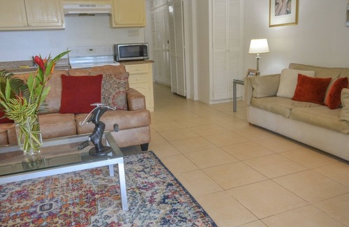 Lower Carlton Beach Apartment | El Vista - a delightful Apt. - available for rent - please look at our calendar