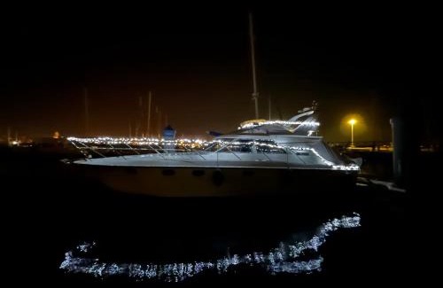 Vigo Boat Rental | El yate de la Ría