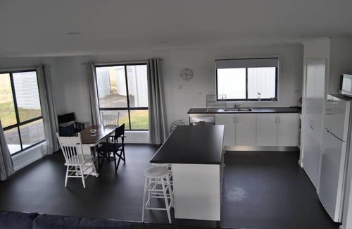 Coles Bay House | "ELANGU BEACH HOUSE"