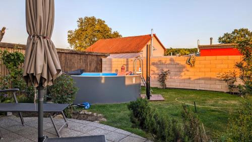 Niegripp House | "Elbparadies" Ferienhaus am Niegripper See mit Pool