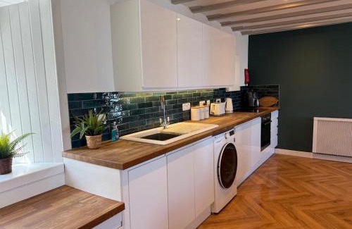 Corrie House | Eldon Cottage
