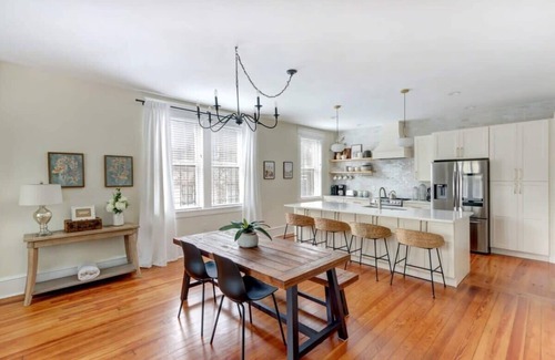 Historic Downtown Savannah Condo | Eleanor Loft, Quiet Refreshing Contemporary