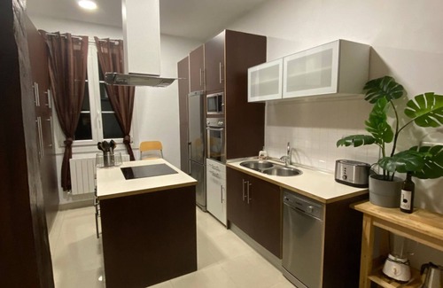 San Francisco Apartment | Elegance in Bailén, Steps from the Best of Bilbao