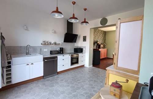 Dernancourt House | Elegant 180m2 family home