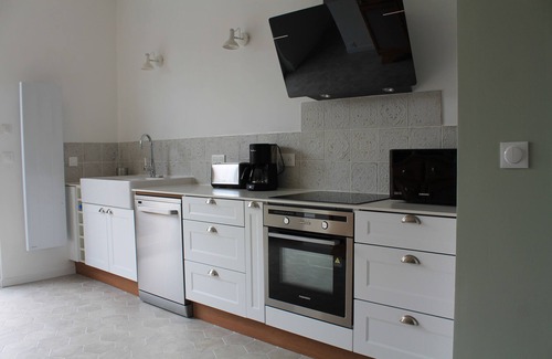 Dernancourt House | Elegant 180m2 family home