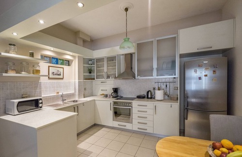 Agia Paraskevi Apartment | Elegant 2BR Apartment close to metro