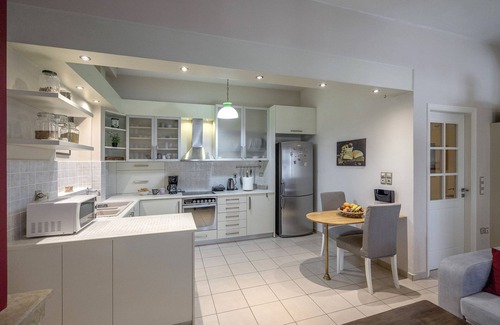 Agia Paraskevi Apartment | Elegant 2BR Apartment close to metro