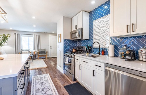 Ferndale House | Elegant 2BR Ferndale Cottage! Welcome!