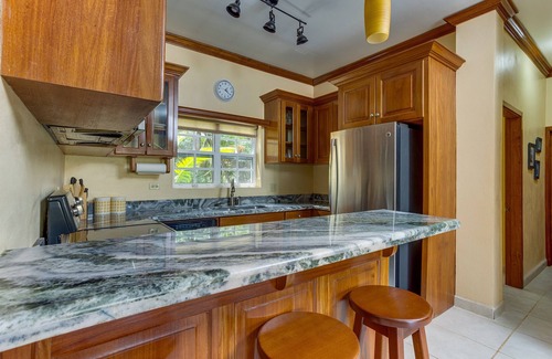 Placencia Condo | Elegant 2BR Villa w/Shared Pool, Beachfront Prop.