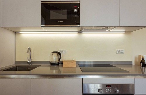 Oltrarno House | Elegant 3 bedroom apt, in historical Villa, shared pool, parking, 3km to Center