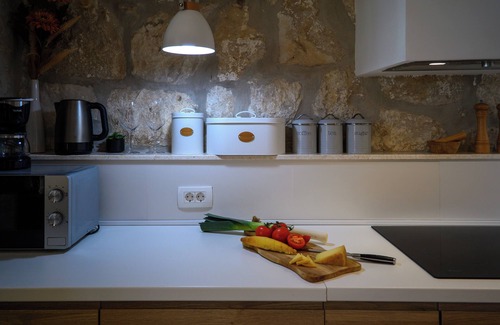 Brsecine Villa | Elegant 3-Bedroom Seaview Villa with Pool, Fast Optic WiFi & AC