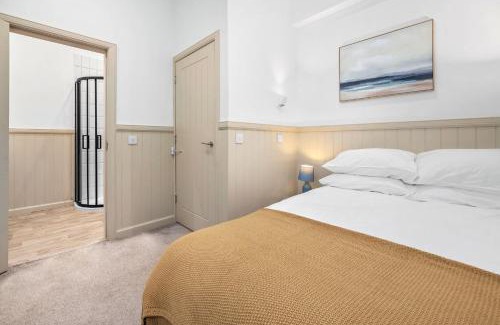 Oban Apartment | Elegant 3BD Escape - Perfect Central Location