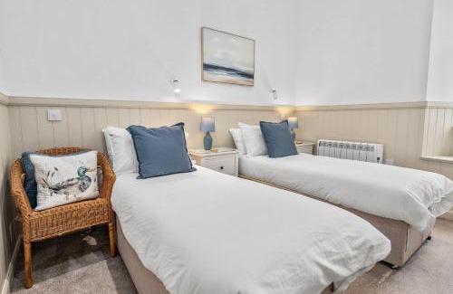 Oban Apartment | Elegant 3BD Escape - Perfect Central Location