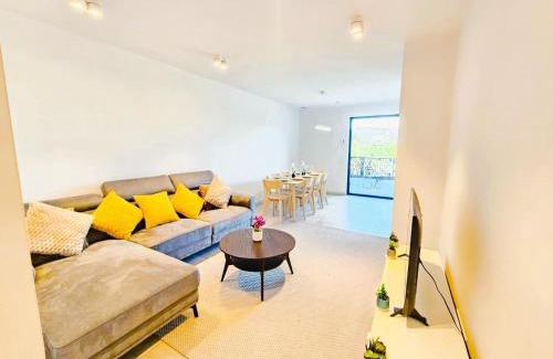 Hamm Apartment | Elegant 3BR Retreat with terraces&parking