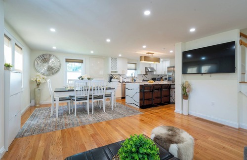 Readville Apartment | Elegant 4BR/3BR Home w/Yard & 4 Parking in Dedham