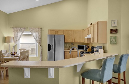 Woodridge House | Elegant 4BR Pool Villa – 10% Off Weekly Stay Just 18 Min to Disney!