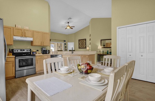 Woodridge House | Elegant 4BR Pool Villa – 10% Off Weekly Stay Just 18 Min to Disney!