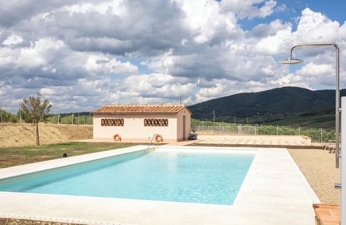 Le Bolle Villa | Elegant 5-Bedroom Villa in Chianti with A/C and Vineyard Views