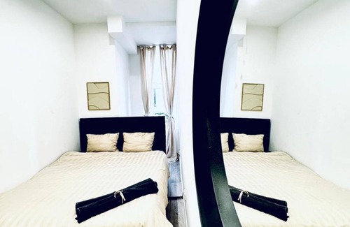 Wahring Apartment | Elegant 5-BR Home Ideal for Groups & Families