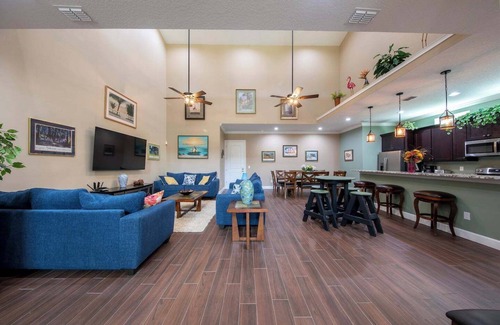 Oviedo Villa | Elegant 6-bedroom, 6-bath home, sleeps 12. Ideal for large groups with Optional Banquet Room see picture this is our newest house