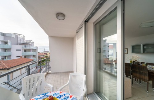 Lignano Sabbiadoro Apartment | Elegant and Spacious Home with Modern Amenities