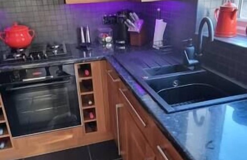 Bont Newydd House | Elegant and Spacious Four Bedroomed Residential House, Great place to anchor to visit Snowdonia and