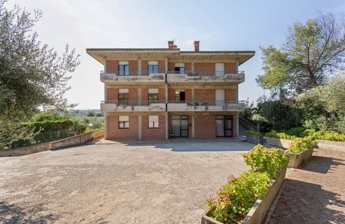 Tuoro sul Trasimeno Apartment | Elegant apartment with swimming pool and gym on Lake Trasimeno
