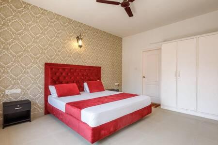 Kalyan Nagar Apartment | Elegant Apartment by JadeCaps Wifi Private balcony