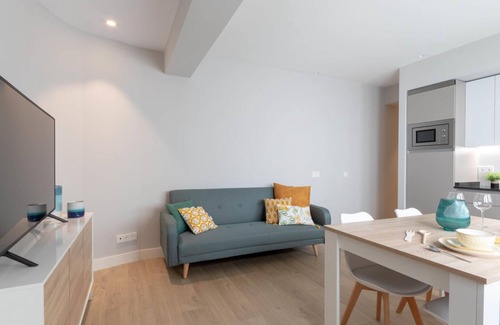 Gernika-Lumo Apartment | Elegant Apartment in Central Gernika - 2BR, Cozy, Fully Equipped
