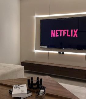 Mizail Apartment | Elegant apartment with a living room and a bedroom