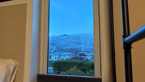 Tromso Apartment | Elegant Apartment with Northern Lights View central Tromsø