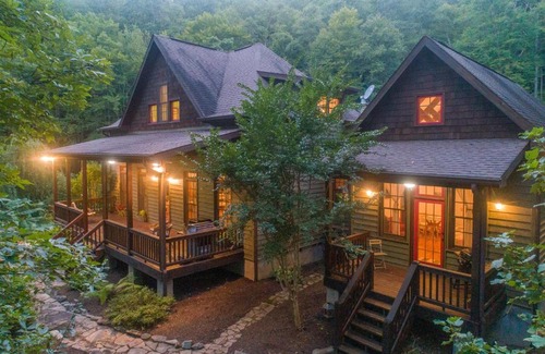 Almond House | Elegant Appalachian Retreat