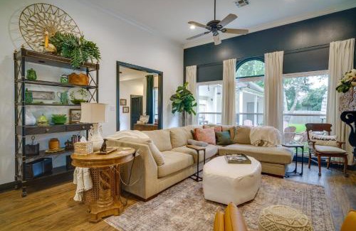 Highlands - Perkins House | Elegant Baton Rouge Home with Yard about 3 Mi to LSU!