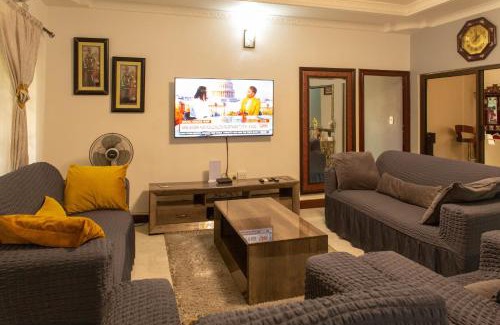 Livingstone House | Elegant Bon Vivant Residence