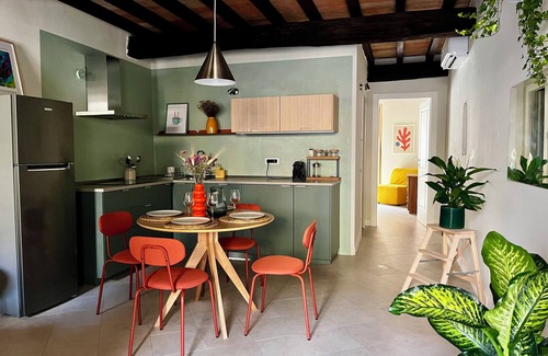 Centro Storico Apartment | Elegant Central Flat w/Private Patio, Full Kitchen, FastWiFi, Easy Milan Access