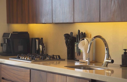 Playa Las Gatas Apartment | Elegant Condo with Terrace Jacuzzi and Beachfront