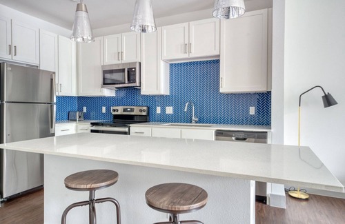 Govalle Apartment | Elegant East Austin 1BR w/Pool, Gym & W/D, nr airport, by Blueground