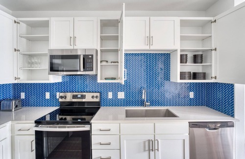 Govalle Apartment | Elegant East Austin 1BR w/Pool, Gym & W/D, nr airport, by Blueground