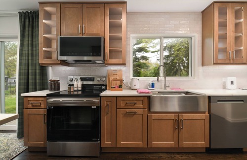 Burr Ridge House | Elegant Escape by Downtown Burr Ridge with an easy access to Chicago Landmarks