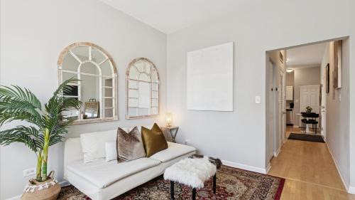 Tri-Taylor Apartment | Elegant Escape Minutes from Downtown & UIC