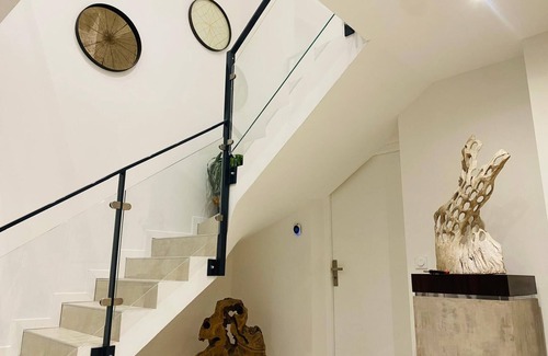 Montbonnot-Saint-Martin House | Elegant mid-range home