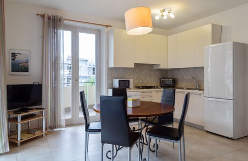 Montioni House | Elegant Holiday Home in Lazise with Swimming Pool near Lake