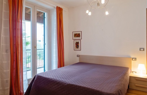Montioni House | Elegant Holiday Home in Lazise with Swimming Pool near Lake