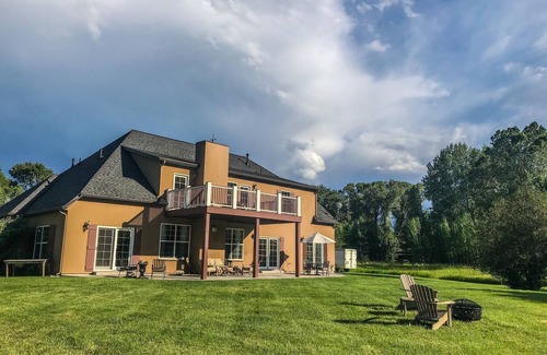 Four Corners House | Elegant home on Gallatin river, minutes to downtown Bozeman
