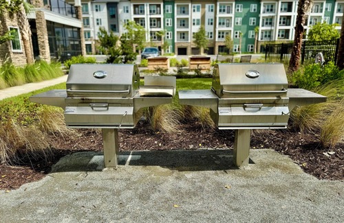 Southside Apartment | Elegant King Bed Balcony Pool View Gym Southside Jacksonville Near Saint Johns