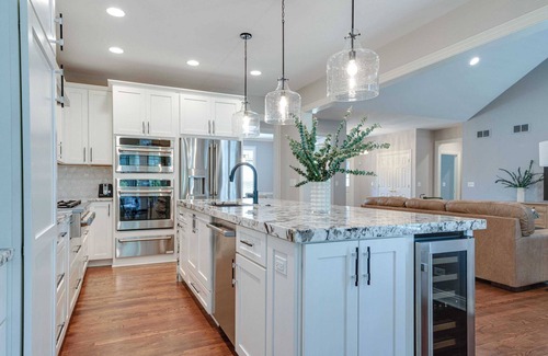 Grayslake House | Elegant Libertyville Estate-4,000+ Sq Ft｜Game Room ｜Smart Tech｜Gated Com #42189