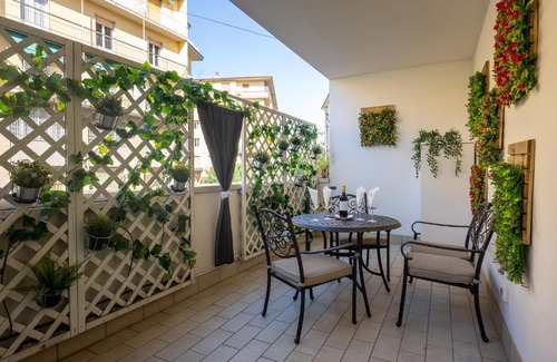 Isolotto Apartment | Elegant Location in Florence - 2 FREE PARKING!