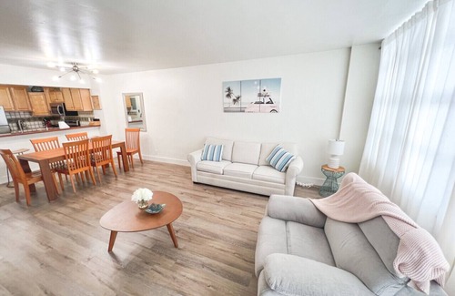 Hollywood South Central Beach Condo | 🌴 Elegant Luxe Retreat | 1BR Oceanfront Suite Sleeps 6