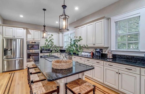 Riverside House | Elegant Mansion on Park in Historic Avondale